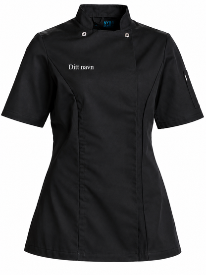 Nybo Taste, Figursydd damekokkejakke – Brodert navn